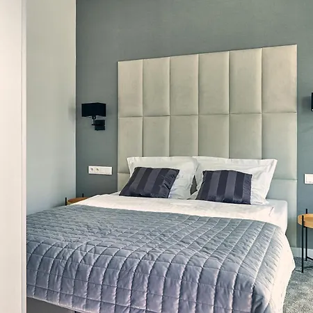 P&o Mennica Vi Apartman Varsó